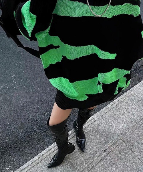 me+em select(ミームセレクト)の「ビッグシルエットバイカラーゼブラニット / bicolor zebra pattern knit(ニット/セーター・レディース・グリーン/ピンク/オレンジ・FREE)」の10枚目の写真