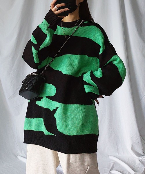 me+em select(ミームセレクト)の「ビッグシルエットバイカラーゼブラニット / bicolor zebra pattern knit(ニット/セーター・レディース・グリーン/ピンク/オレンジ・FREE)」の5枚目の写真
