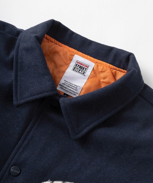 VISION STREET WEAR（ヴィジョンストリートウェア）の「【VISION STREET  WEAR/ヴィジョンストリートウェア】アーチロゴ サガラ ワッペン バック刺繍 リブライン メルトンスタジアムジャケット/ コーチジャケット/ビッグシルエット（ブルゾン・メンズ・ブラック/ネイビー/グリーン・XL/M/L）」の7枚目の写真
