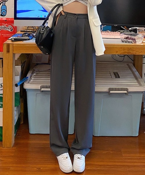 SETUP7（セットアップセブン）の「【SETUP7】ハイウエストタックパンツ KNF（スラックス・レディース・ベージュ/ブラック/グレー/ホワイト・M/L）」の10枚目の写真