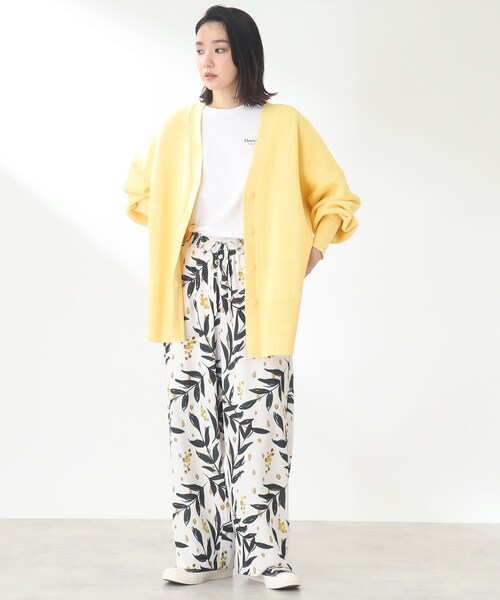 THE SHOP TK （ザ ショップ ティーケー ）の「◆【1枚でサマになる/華やか】ミモザブーケ柄イージーワイドパンツ（その他パンツ・レディース・ブラック系/ホワイト系3・99/12/13）」の13枚目の写真