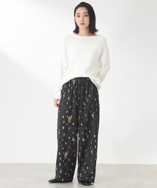 THE SHOP TK （ザ ショップ ティーケー ）の「◆【1枚でサマになる/華やか】ミモザブーケ柄イージーワイドパンツ（その他パンツ・レディース・ブラック系/ホワイト系3・99/12/13）」の18枚目の写真
