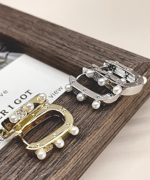 Futier land(フューティアランド)の「タイニーストーンフープピアス(ピアス(両耳用)・レディース・シルバー/ゴールド・FREE)」の5枚目の写真