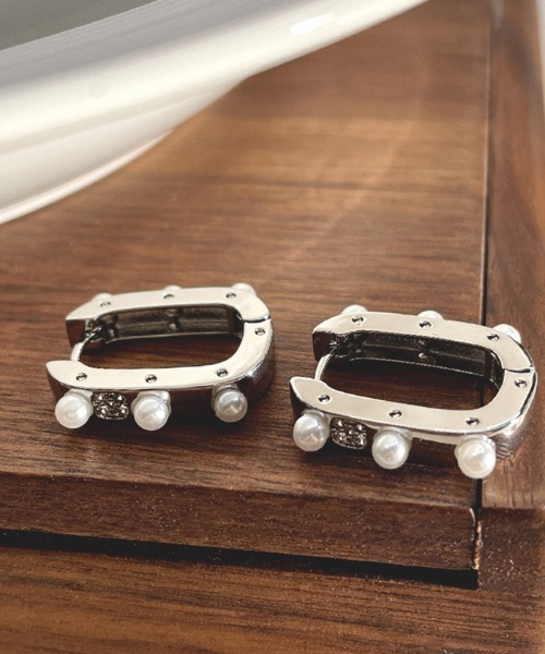 Futier land(フューティアランド)の「タイニーストーンフープピアス(ピアス(両耳用)・レディース・シルバー/ゴールド・FREE)」の12枚目の写真