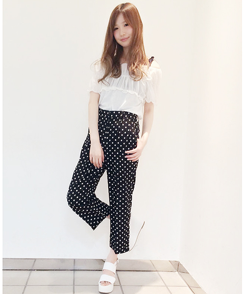 one after another NICE CLAUP（ワンアフターアナザーナイスクラップ）の「【ナイスクラップ】シャーリング切替Tシャツ（Tシャツ/カットソー・レディース・その他12/ネイビー/ホワイト・FREE）」の6枚目の写真