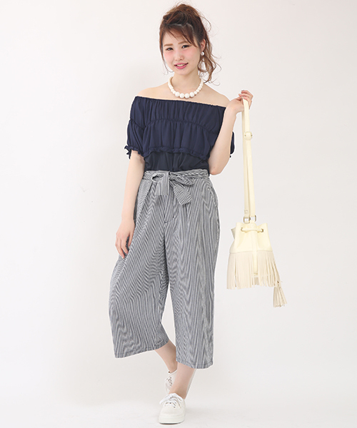 one after another NICE CLAUP（ワンアフターアナザーナイスクラップ）の「【ナイスクラップ】シャーリング切替Tシャツ（Tシャツ/カットソー・レディース・その他12/ネイビー/ホワイト・FREE）」の9枚目の写真