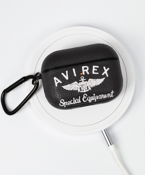 AVIREX(アヴィレックス)の「アヴィレックス AirPods Pro 第3世代 第2世代 第1世代 ケース「刺繍ロゴ」(ヘッドフォン/イヤホン・メンズ・ブラック/ブラウン/グレー/ネイビー・A/B)」の9枚目の写真