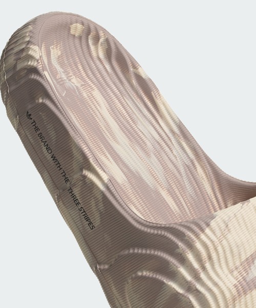 adidas(アディダス)の「adidas/アディダス ADILETTE 22 アディレッタ(サンダル・メンズ・ライトブラウン/ホワイト/ダークグレー/ブラック/グリーン系その他/ベージュ系その他/ブルー/アイボリー・25.5/27.5/23.5/26.5/28.5/24.5)」の9枚目の写真