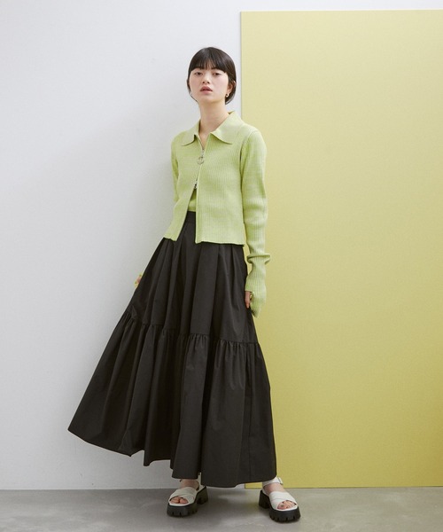 ADAM ET ROPE'(アダムエロペ)の「【WEB限定】タックティアードスカート(スカート・レディース・ブラック/ネイビー/オフホワイト・FREE)」の4枚目の写真