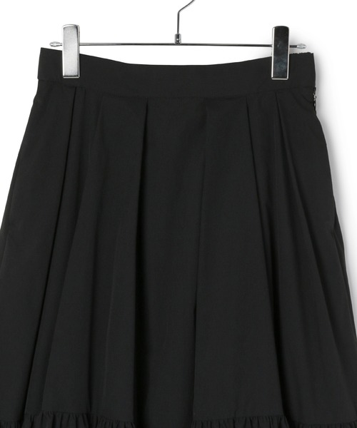 ADAM ET ROPE'(アダムエロペ)の「【WEB限定】タックティアードスカート(スカート・レディース・ブラック/ネイビー/オフホワイト・FREE)」の7枚目の写真