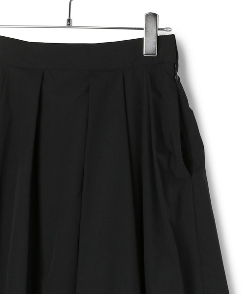 ADAM ET ROPE'(アダムエロペ)の「【WEB限定】タックティアードスカート(スカート・レディース・ブラック/ネイビー/オフホワイト・FREE)」の5枚目の写真