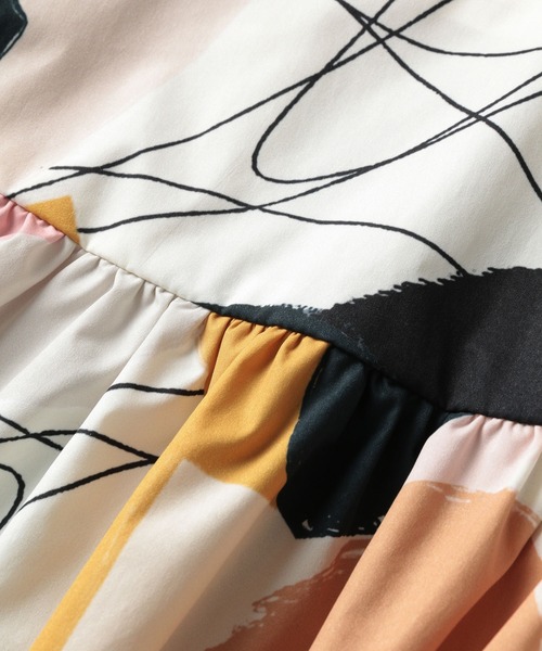 ADAM ET ROPE'(アダムエロペ)の「【WEB限定】タックティアードスカート(スカート・レディース・ブラック/ネイビー/オフホワイト・FREE)」の8枚目の写真