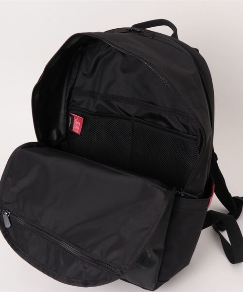 Manhattan Portage（マンハッタンポーテージ）の「Pacific Vestry Backpack（バックパック/リュック・メンズ・ブラック・MEDIUM）」の17枚目の写真