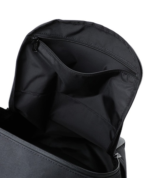 Manhattan Portage（マンハッタンポーテージ）の「Pacific Vestry Backpack（バックパック/リュック・メンズ・ブラック・MEDIUM）」の9枚目の写真