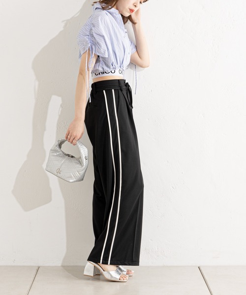 Chico(チコ)の「ドロストクロップド丈シャツ(シャツ/ブラウス・レディース・イエロー系その他2/ブルー系その他2/アイボリー/ブルー/ピンク/イエロー/ブラウン系その他2/ブラック系その他2・FREE)」の15枚目の写真