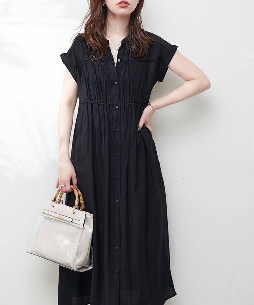 natural couture(ナチュラルクチュール)の「ギャザーデザイン楊柳シャツワンピース(ワンピース・レディース・オフホワイト/カーキ/ブラック/オレンジ・FREE)」の13枚目の写真