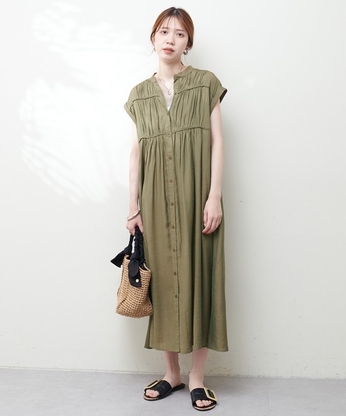 natural couture(ナチュラルクチュール)の「ギャザーデザイン楊柳シャツワンピース(ワンピース・レディース・オフホワイト/カーキ/ブラック/オレンジ・FREE)」の15枚目の写真