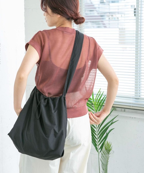 KBF（ケイビーエフ）の「ナイロンドロストBAG（ショルダーバッグ・レディース・アイボリー/ブラック・ONE）」の4枚目の写真