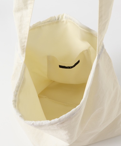 KBF（ケイビーエフ）の「ナイロンドロストBAG（ショルダーバッグ・レディース・アイボリー/ブラック・ONE）」の15枚目の写真