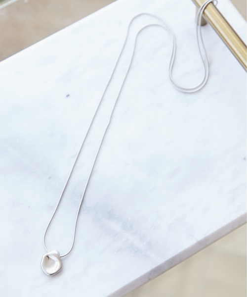 ANGIE（アンジー）の「ウェーブモチーフネックレス（ネックレス・レディース・シルバー系1/シルバー系2/シルバー系3/ゴールド系1/ゴールド系2/ゴールド系3・FREE）」の7枚目の写真