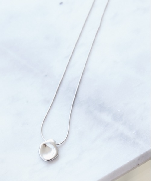 ANGIE（アンジー）の「ウェーブモチーフネックレス（ネックレス・レディース・シルバー系1/シルバー系2/シルバー系3/ゴールド系1/ゴールド系2/ゴールド系3・FREE）」の14枚目の写真
