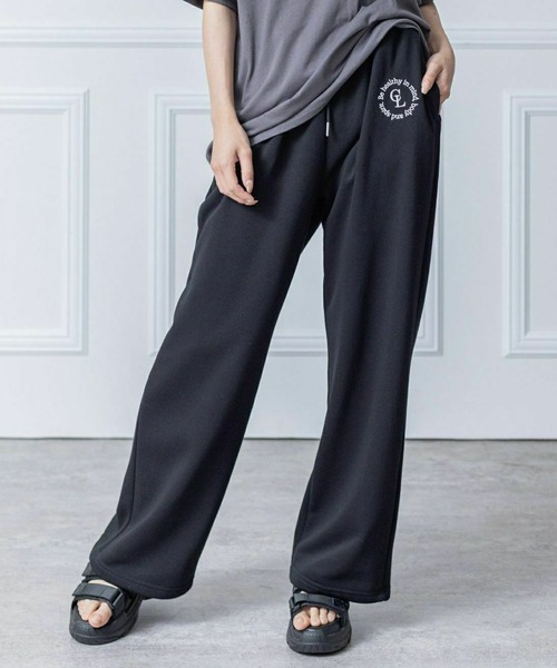 clear（クリア）の「【ZOZO限定】刺繍入りスウェットワイドパンツ[セットアップ可能 低身長用サイズ有 春夏 カジュアル]（スウェットパンツ・レディース・チャコールグレー/ブラック/モカ/アイボリー/ピンク・F/XS）」の3枚目の写真