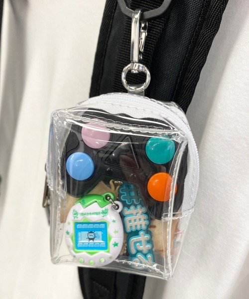 WEGO（ウィゴー）の「WEGO/【一部店限定】立体クリアミニポーチ（ポーチ・レディース・ブラック/イエロー/ブルー/ホワイト/レッド/グリーン系その他/サックスブルー/ライトパープル/ライトピンク・FREE）」の2枚目の写真