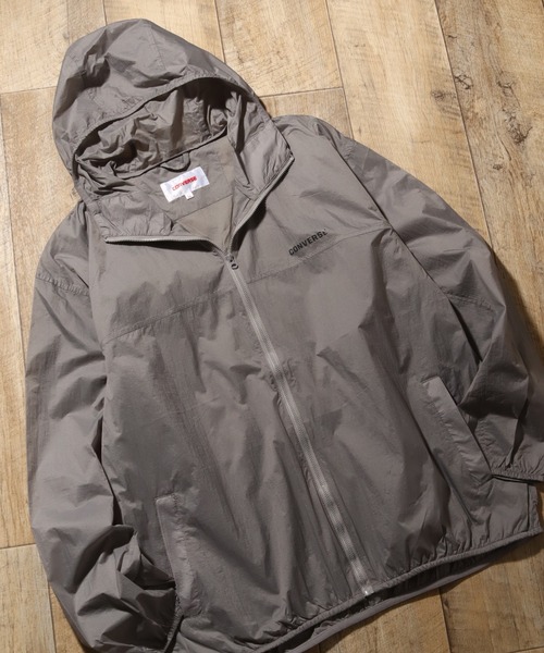 CONVERSE（コンバース）の「【CONVERSE/コンバース】軽量撥水 ナイロンポケッタブルパーカー（ナイロンジャケット・メンズ・ブルー系その他/ピンク/ブルー系その他2/サックスブルー/ネイビー/ベージュ/ブラック/ライトグレー/ブラック系その他・LL/L/M）」の4枚目の写真