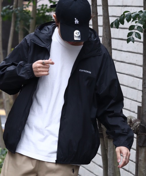 CONVERSE（コンバース）の「【CONVERSE/コンバース】軽量撥水 ナイロンポケッタブルパーカー（ナイロンジャケット・メンズ・ブルー系その他/ピンク/ブルー系その他2/サックスブルー/ネイビー/ベージュ/ブラック/ライトグレー/ブラック系その他・LL/L/M）」の10枚目の写真