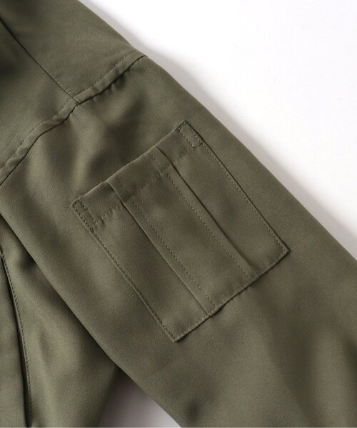 BREEZE(ブリーズ)の「バックロゴMA-1ブルゾン(MA-1・キッズ・レインボー/カーキ/ベージュ・90/100/150/80/130/110/120/140)」の15枚目の写真