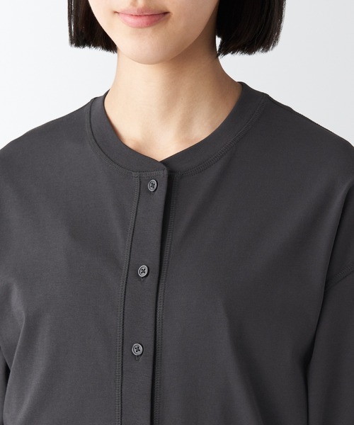 無印良品（ムジルシリョウヒン）の「ＵＶカット天竺編みカーディガン（カーディガン/ボレロ・レディース・ベージュ系1/ブラウン/ブラック/ダークグレー/ブラウン系1/スモーキーグリーン系・S/XL/M/XS/XXL/L）」の20枚目の写真