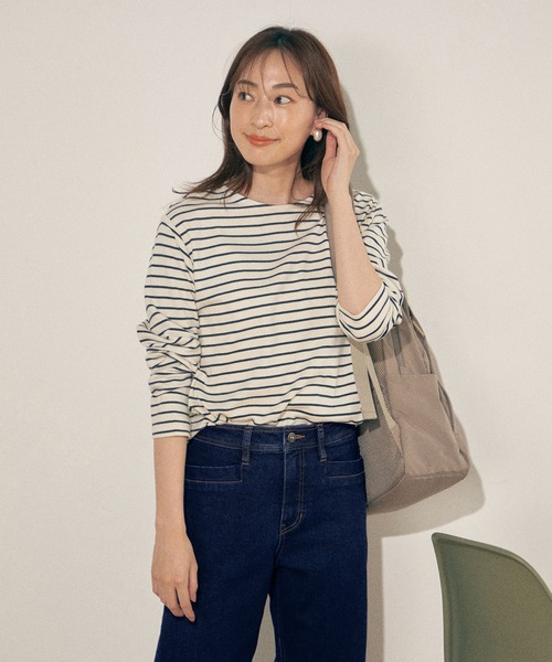 Petit Honfleur(プチオンフルール)の「ボーダーTシャツ(Tシャツ/カットソー・レディース・アイボリー/ベージュ/ネイビー・M/L)」の2枚目の写真
