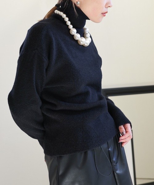 ULEULA（ウルア）の「ハイネックルーズニット（ニット/セーター・レディース・ブラック/アイボリー/ブラウン・FREE）」の12枚目の写真