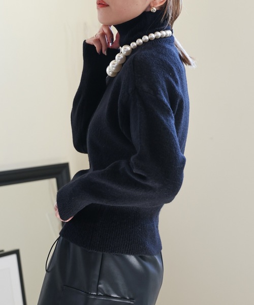 ULEULA（ウルア）の「ハイネックルーズニット（ニット/セーター・レディース・ブラック/アイボリー/ブラウン・FREE）」の13枚目の写真