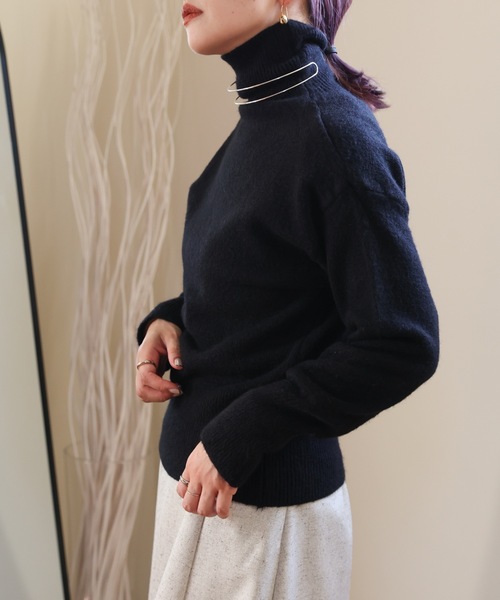 ULEULA（ウルア）の「ハイネックルーズニット（ニット/セーター・レディース・ブラック/アイボリー/ブラウン・FREE）」の14枚目の写真