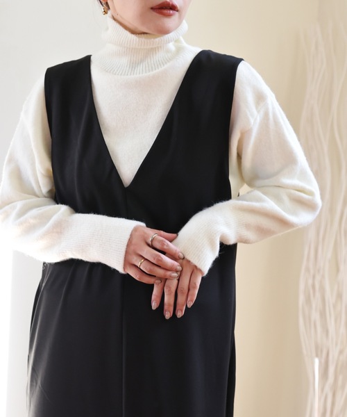 ULEULA（ウルア）の「ハイネックルーズニット（ニット/セーター・レディース・ブラック/アイボリー/ブラウン・FREE）」の4枚目の写真