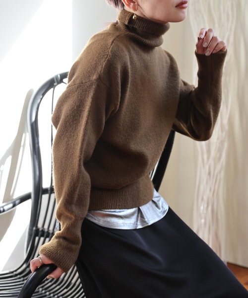 ULEULA（ウルア）の「ハイネックルーズニット（ニット/セーター・レディース・ブラック/アイボリー/ブラウン・FREE）」の21枚目の写真