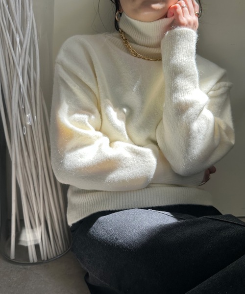 ULEULA（ウルア）の「ハイネックルーズニット（ニット/セーター・レディース・ブラック/アイボリー/ブラウン・FREE）」の22枚目の写真