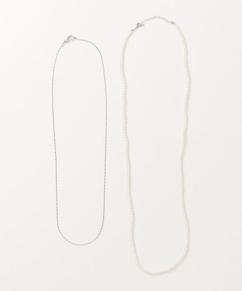 BEAMS HEART(ビームスハート)の「フェイクパール 2連 ロングネックレス(ネックレス・レディース・シルバー/ゴールド・ONE SIZE)」の4枚目の写真