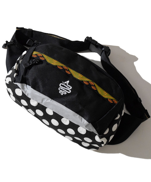 ALDIES（アールディーズ）の「Reflection Waist Bag / リフレクションウエストバッグ（ボディバッグ/ウエストポーチ・メンズ・ブラック/マルチ・FREE）」の2枚目の写真