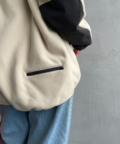Manhattan Portage（マンハッタンポーテージ）の「[MANHATTAN PORTAGE/マンハッタンポーテージ] ワンポイントロゴ 切り替えデザイン フリースフードブルゾン（その他アウター・レディース・アイボリー/ブラック・M/L/XL）」の14枚目の写真