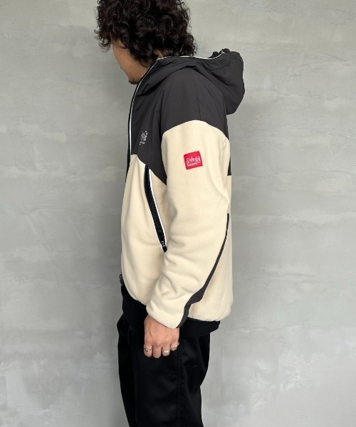 Manhattan Portage（マンハッタンポーテージ）の「[MANHATTAN PORTAGE/マンハッタンポーテージ] ワンポイントロゴ 切り替えデザイン フリースフードブルゾン（その他アウター・レディース・アイボリー/ブラック・M/L/XL）」の19枚目の写真