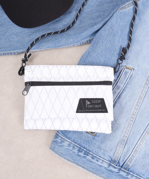 DAY OUT(デイアウト)の「DAY OUT EcOCHE-X Eco bag in Sacoche(ショルダーバッグ・メンズ・ホワイト/イエロー/オリーブ/ブルー/ライトブラウン/ブラック・FREE)」の7枚目の写真