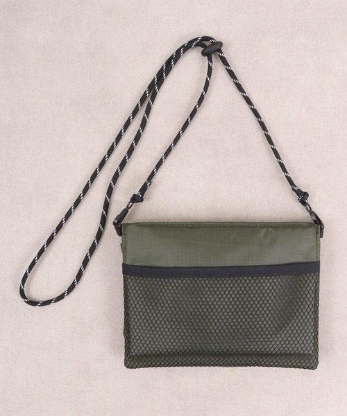 DAY OUT(デイアウト)の「DAY OUT EcOCHE-X Eco bag in Sacoche(ショルダーバッグ・メンズ・ホワイト/イエロー/オリーブ/ブルー/ライトブラウン/ブラック・FREE)」の15枚目の写真