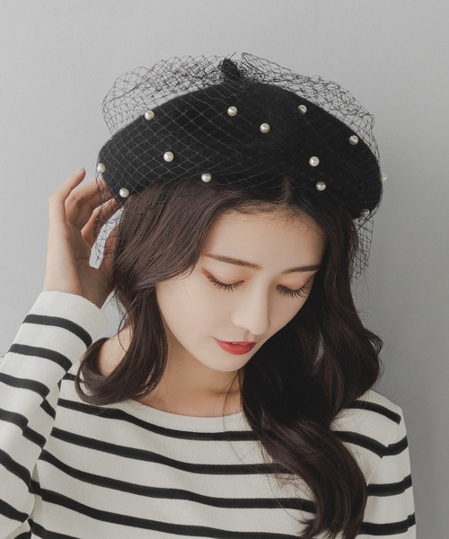 Julia Boutique(ジュリアブティック)の「チュール付きパールベレー帽/23619(ハンチング/ベレー帽・レディース・ブラック/グレー・ONE)」の1枚目の写真