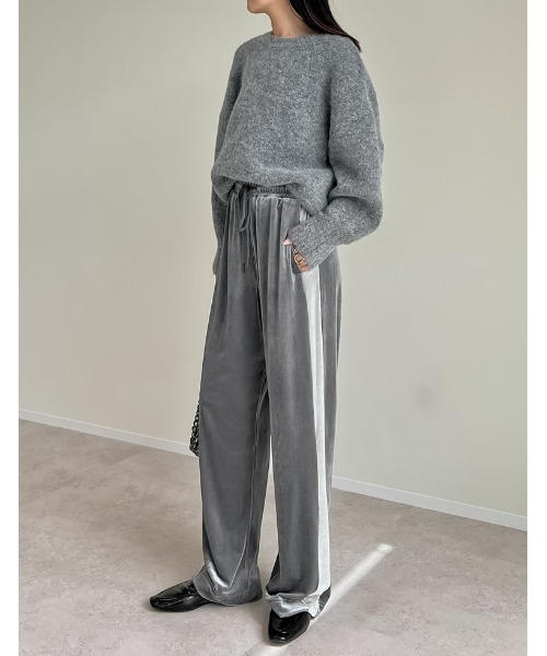Re:EDIT（リエディ）の「[低身長/高身長サイズ有]ベロアドロストストレートトラックパンツ（その他パンツ・レディース・モカ/シルバー/ブラック/ブラック系その他/チャコールグレー・SHORT/LARGE/MEDIUM/TALL）」の18枚目の写真