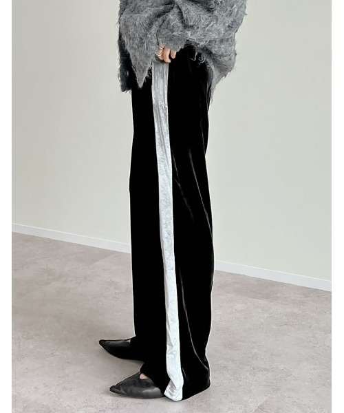 Re:EDIT（リエディ）の「[低身長/高身長サイズ有]ベロアドロストストレートトラックパンツ（その他パンツ・レディース・モカ/シルバー/ブラック/ブラック系その他/チャコールグレー・SHORT/LARGE/MEDIUM/TALL）」の21枚目の写真