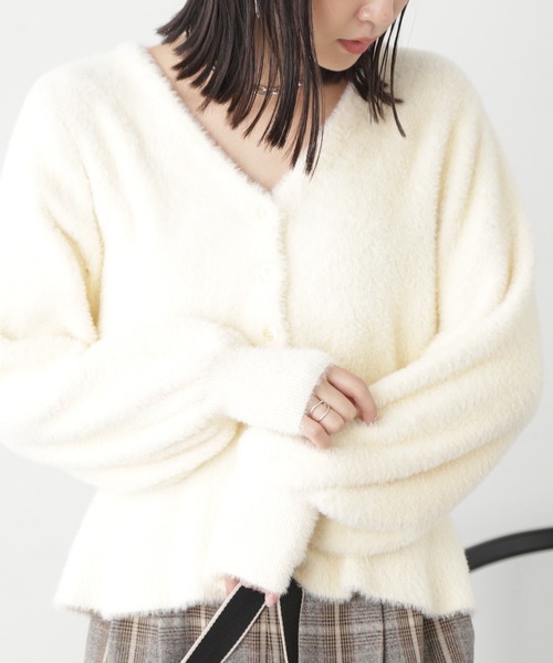 FREE'S MART(フリーズマート)の「◇ショートシャギーペプラムニットカーデ(カーディガン/ボレロ・レディース・ホワイト/ベージュ/ライトグリーン/パープル・FREE)」の2枚目の写真