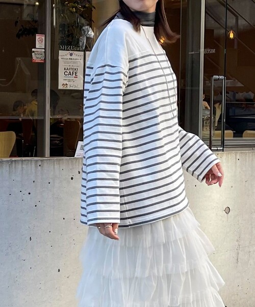 fredy emue（フレディエミュ）の「刺繍入りパネルボーダープルオーバー（Tシャツ/カットソー・レディース・グレー系その他/ホワイト系その他/レッド系その他/ブルー系その他・38）」の18枚目の写真