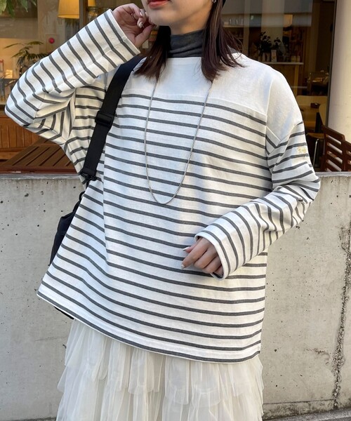 fredy emue（フレディエミュ）の「刺繍入りパネルボーダープルオーバー（Tシャツ/カットソー・レディース・グレー系その他/ホワイト系その他/レッド系その他/ブルー系その他・38）」の6枚目の写真